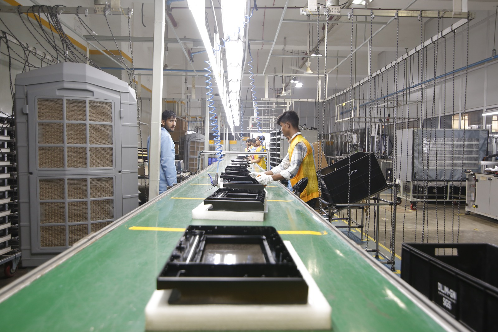 WhatsApp Image 2025-12-09 at 18.03.30