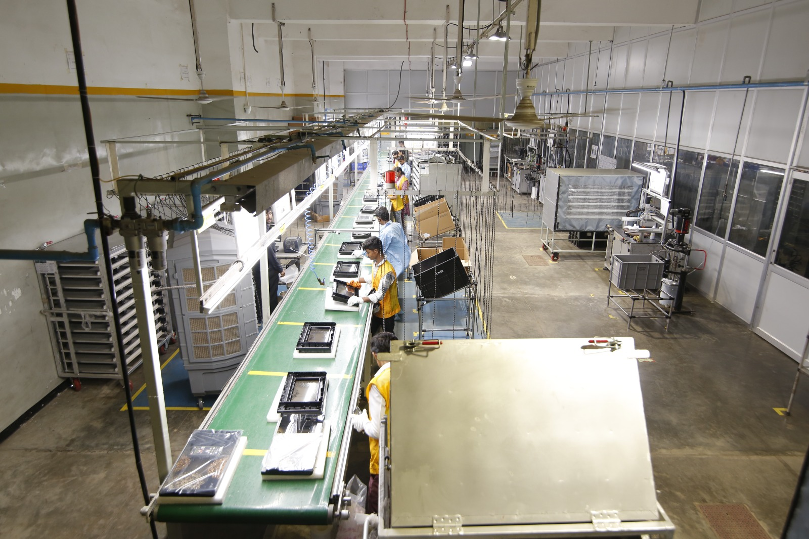 WhatsApp Image 2025-12-09 at 18.03.31-2